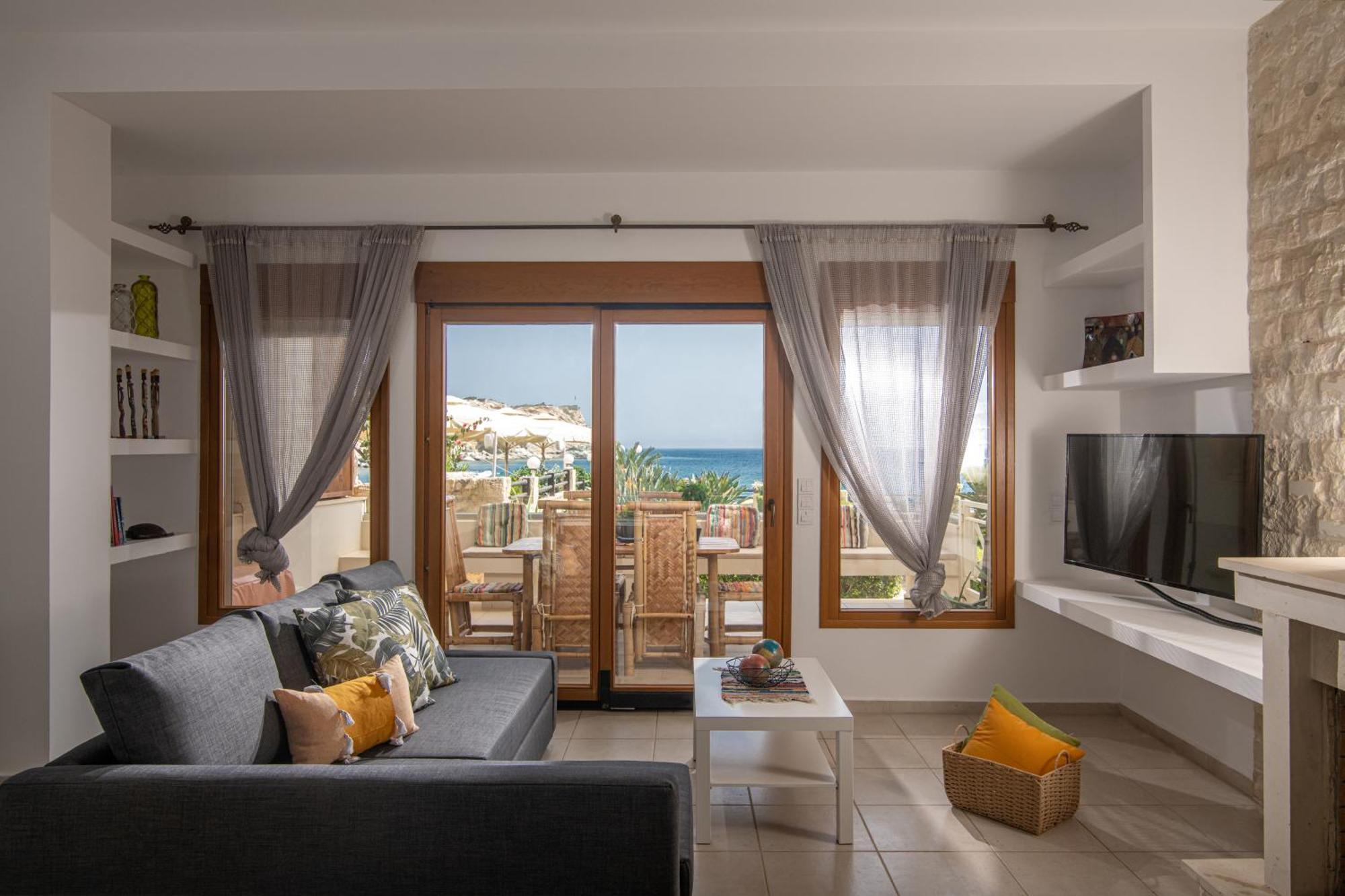 Beachfront Green Apt-Ligaria Beach Exterior photo
