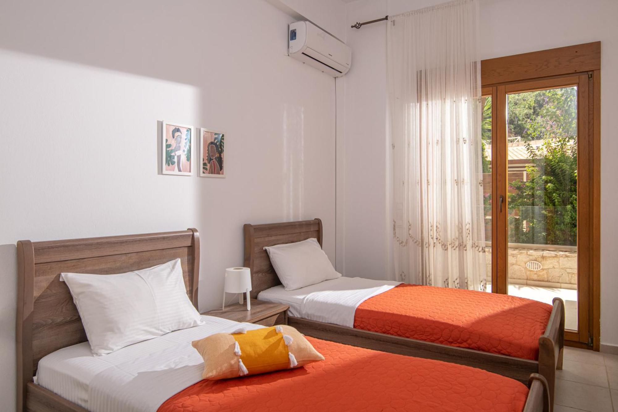 Beachfront Green Apt-Ligaria Beach Exterior photo
